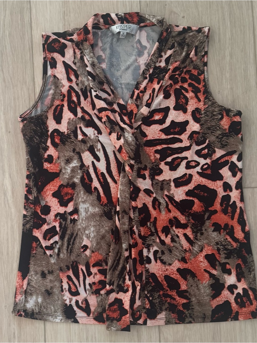 Women’s Kasper Separates beautiful animal print sleeveless blouse size Medium